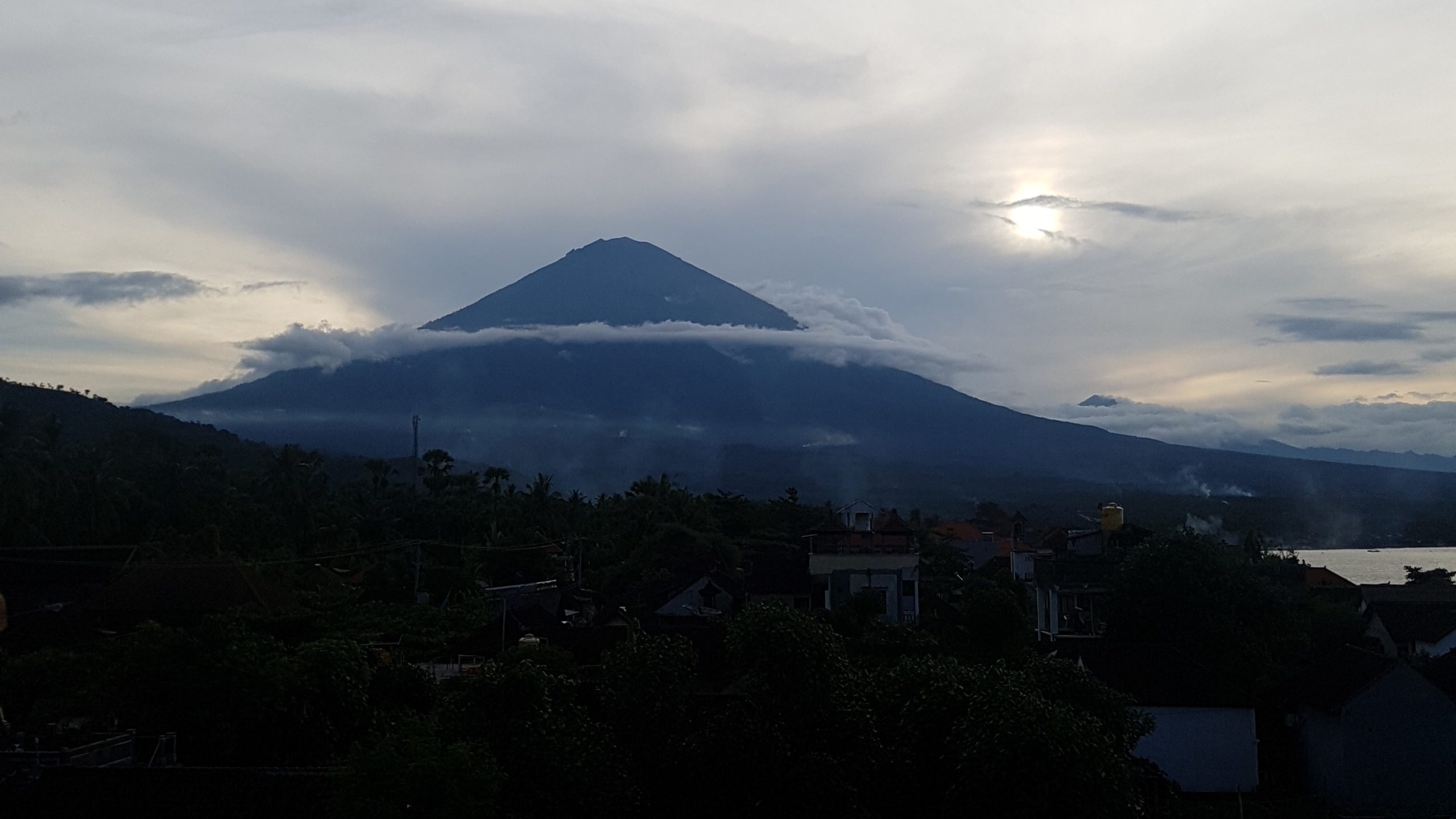 Cup Resto Ausblick Agung